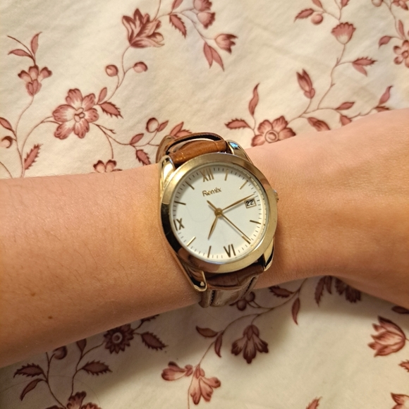 Remix classique leather watch - Picture 2 of 2